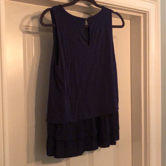 Banana Republic navy blouse with ruffled hem - Picture 4 of 7